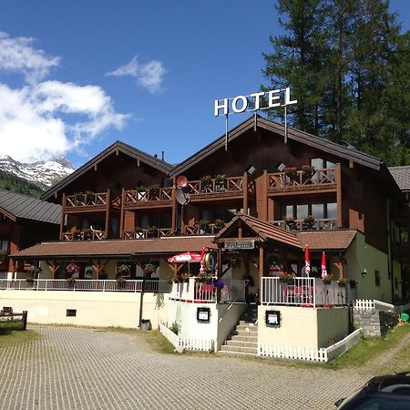 Hotel Alpenhof Oberwald Zewnętrze zdjęcie