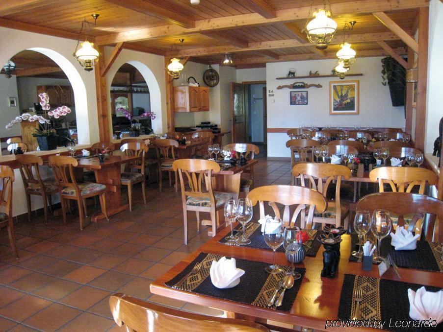 Hotel Alpenhof Oberwald Restauracja zdjęcie