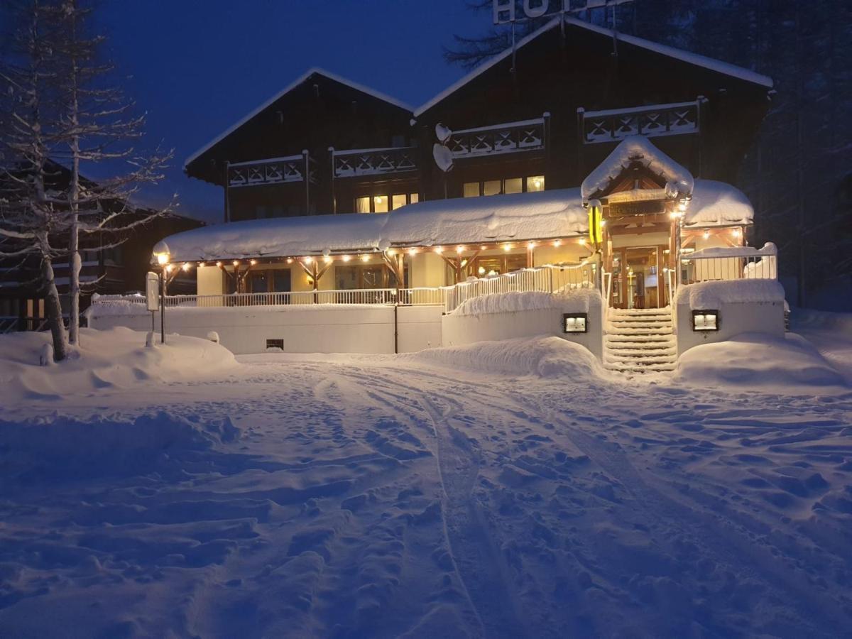 Hotel Alpenhof Oberwald Zewnętrze zdjęcie
